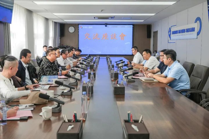 香港中威联合体集团外商考察团到访英国威廉希尔唯一官网